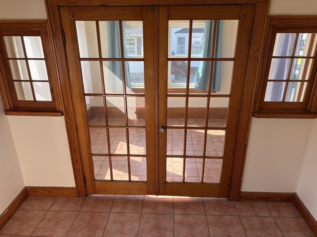 1420 Woodbury - Photo 2