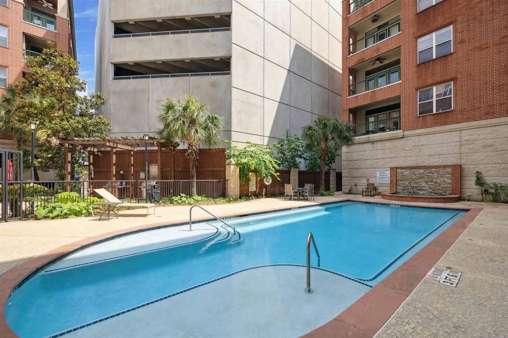 300 St Joseph Parkway - Photo 18