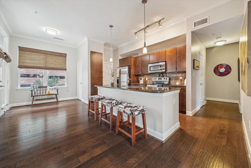 300 St Joseph Parkway - Photo 2