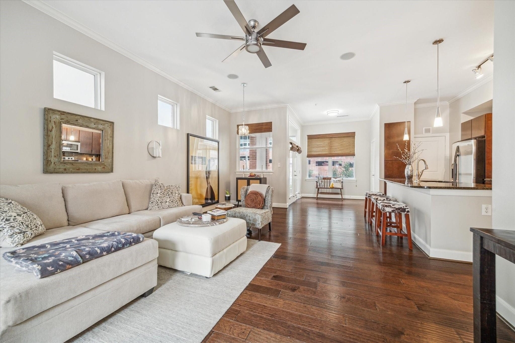 300 St Joseph Parkway - Photo 3