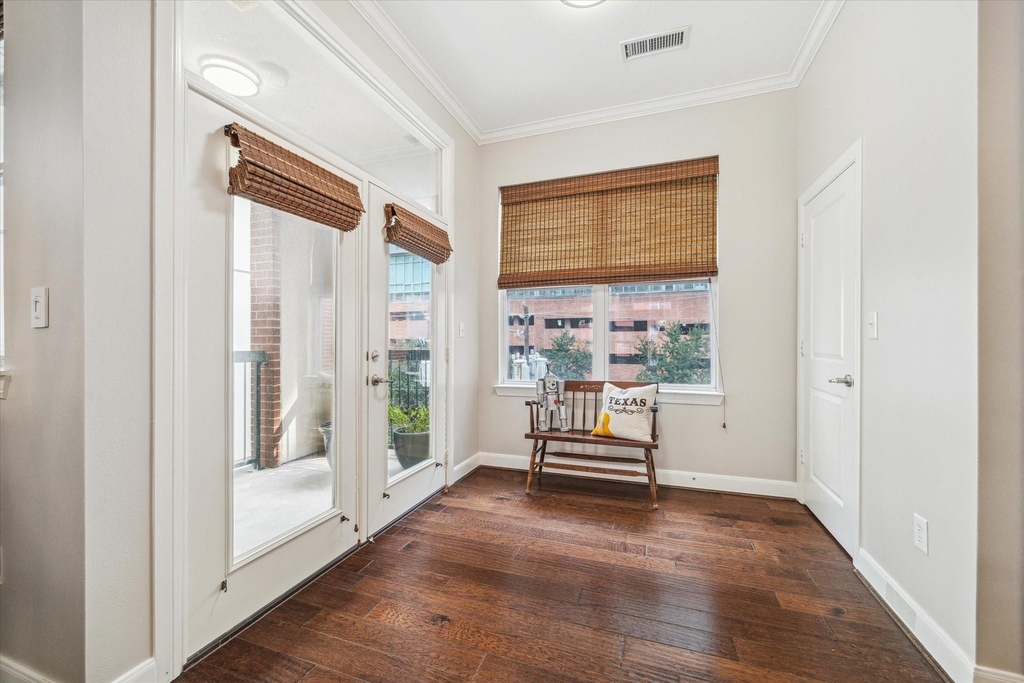300 St Joseph Parkway - Photo 4