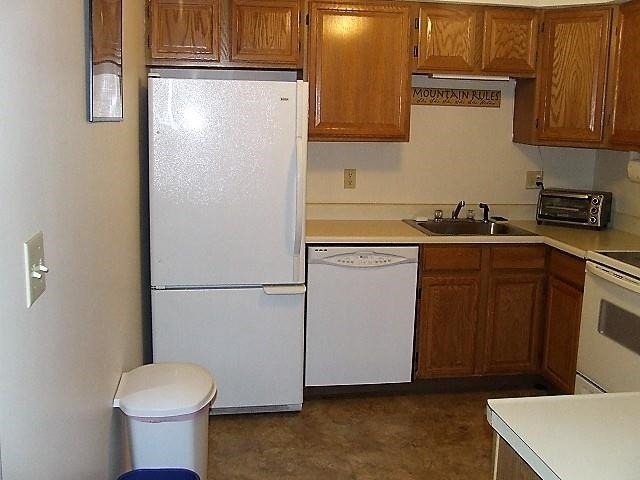 227 Main - Photo 2