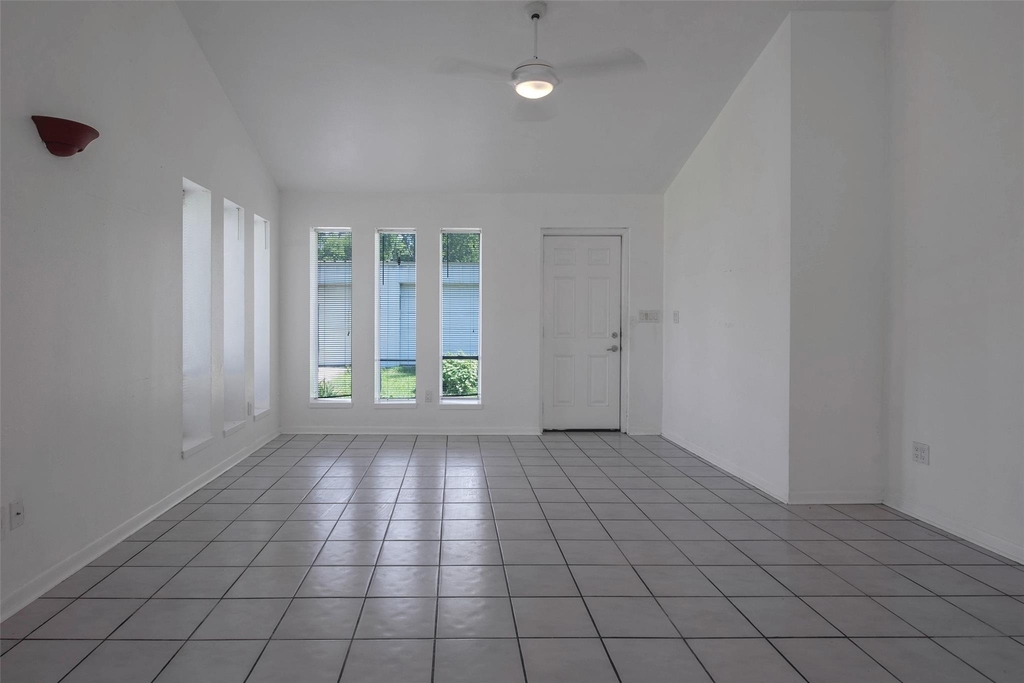 1208 Weyer Street - Photo 16