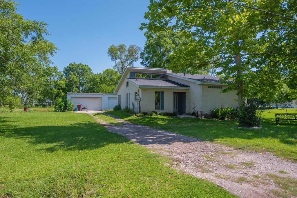 1208 Weyer Street - Photo 3