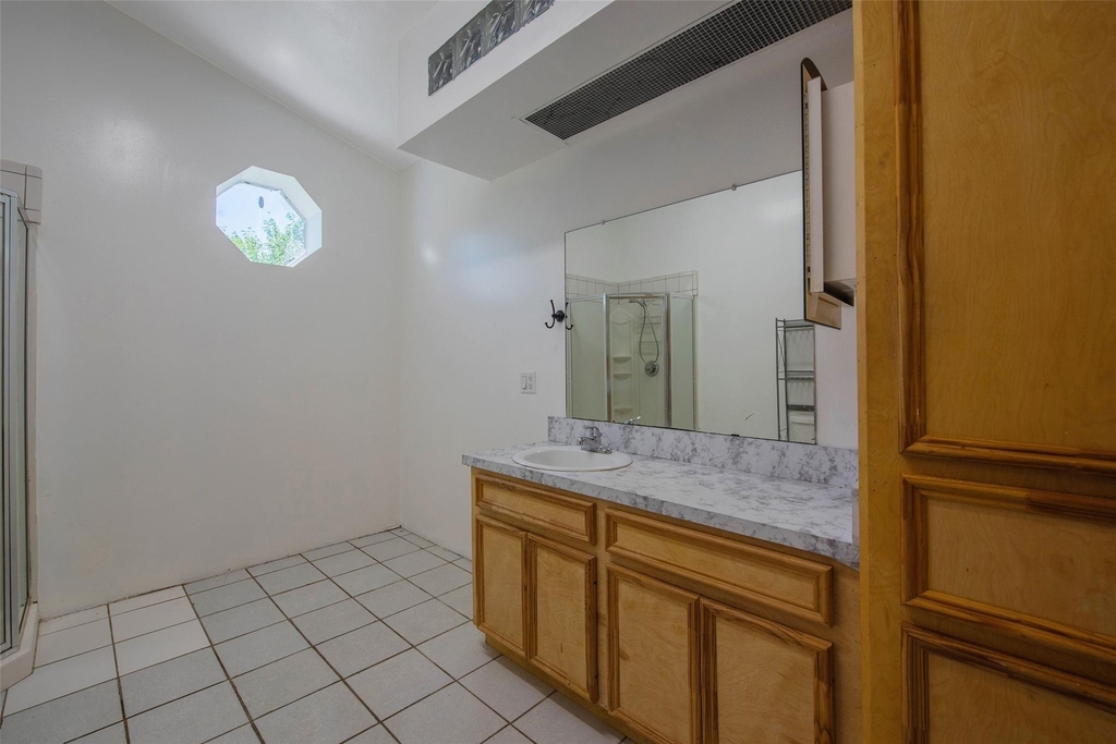 1208 Weyer Street - Photo 21