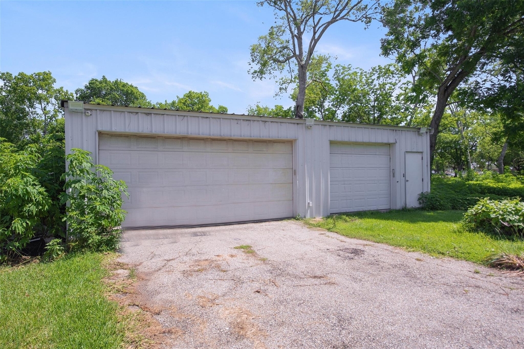 1208 Weyer Street - Photo 29