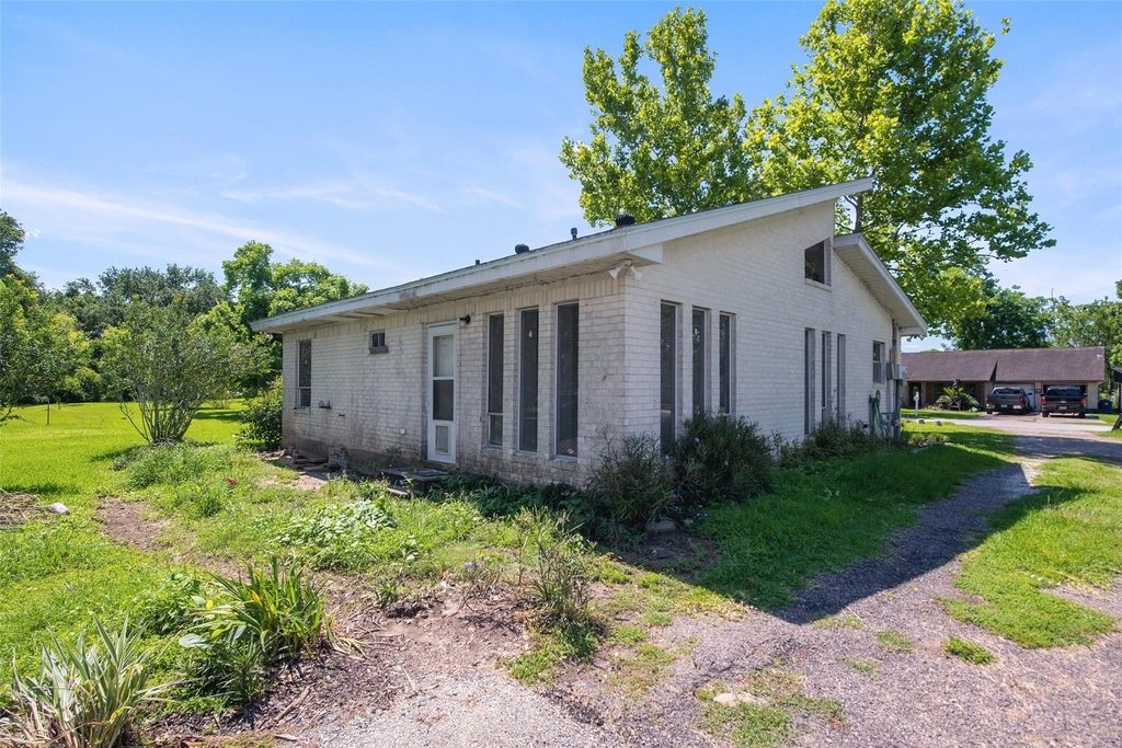 1208 Weyer Street - Photo 32
