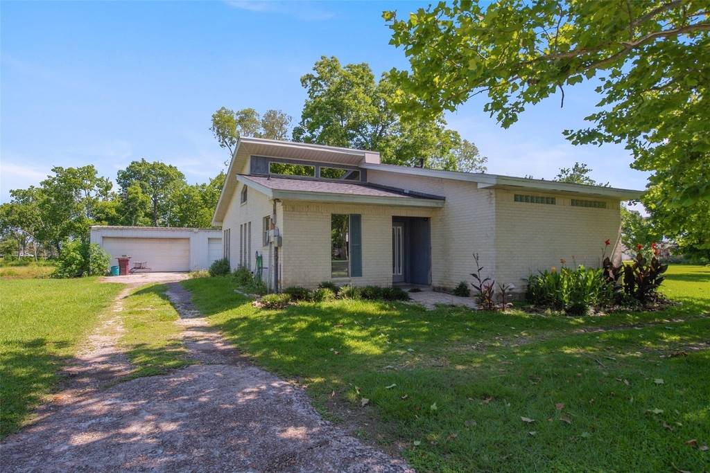 1208 Weyer Street - Photo 0