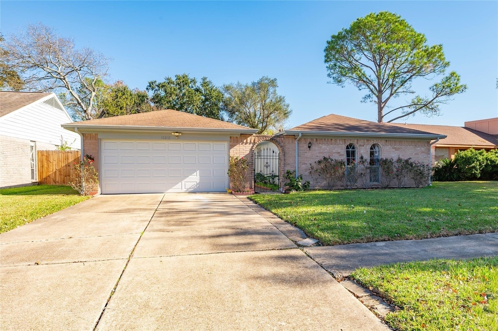 10215 Kirkwren Drive - Photo 2
