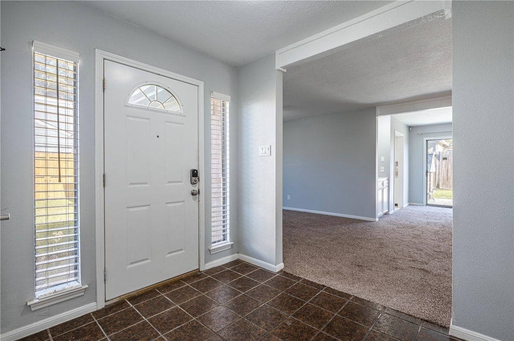 10215 Kirkwren Drive - Photo 8