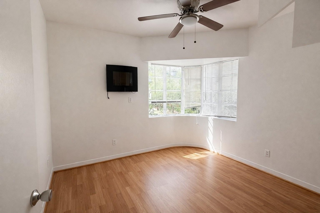 5607 Jackson Street - Photo 1