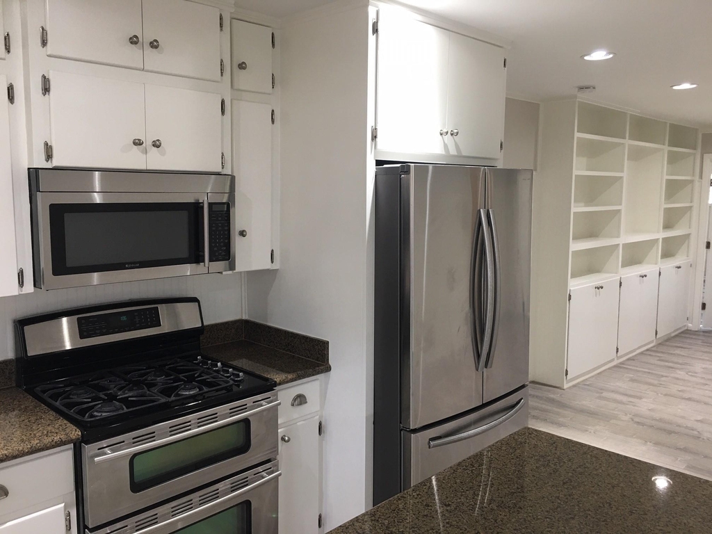 1221 Marine Drive - Photo 4