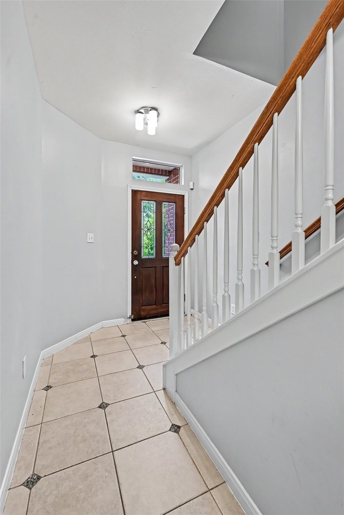 2905 W Dallas Street - Photo 2