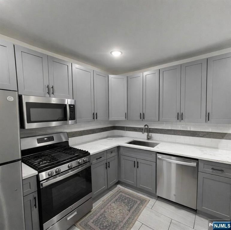 419 Bloomfield - Photo 3