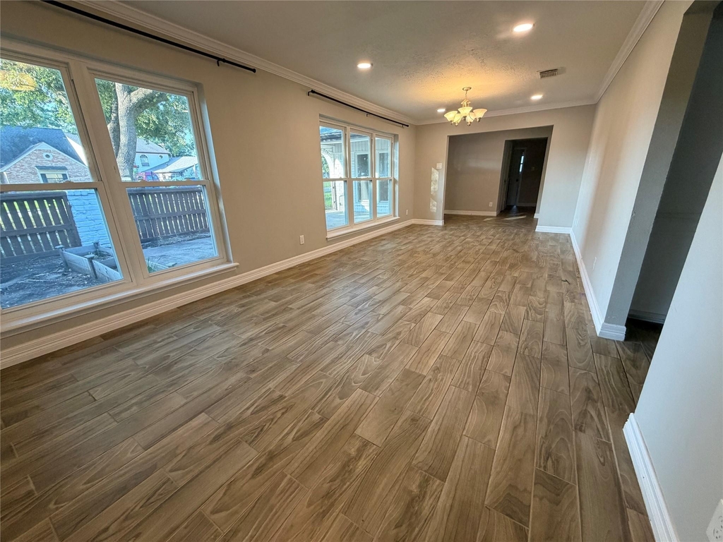 511 Rosewood Drive - Photo 1