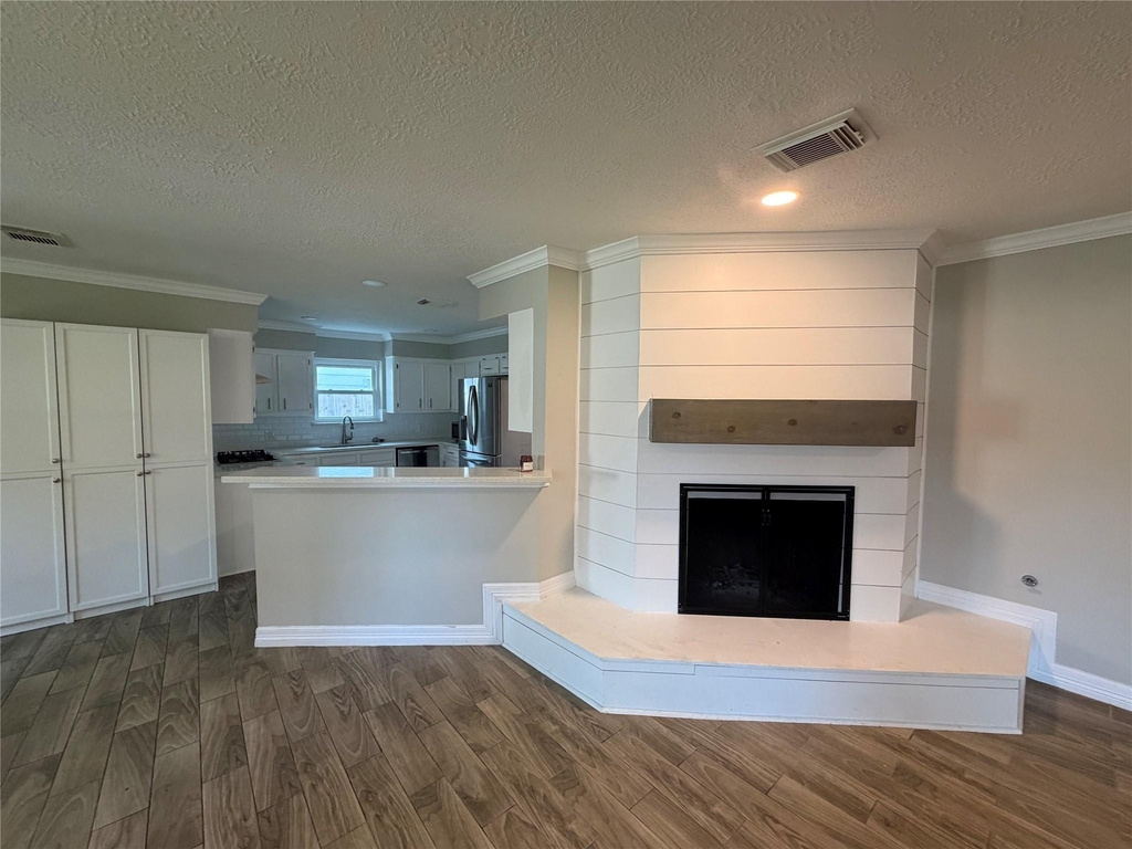 511 Rosewood Drive - Photo 3
