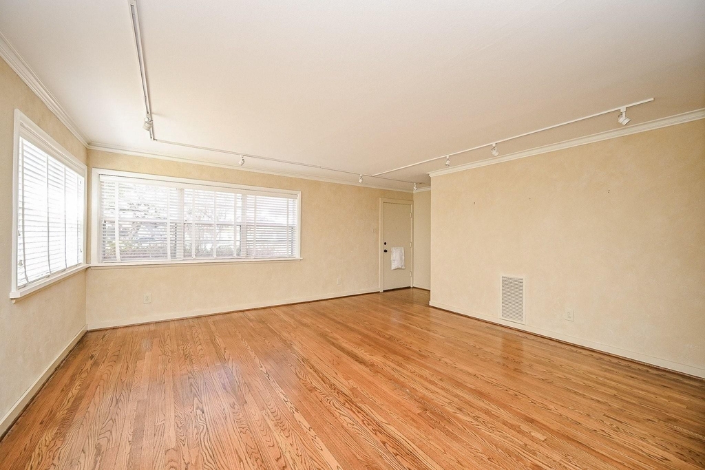 2821 Eastgrove Lane - Photo 6