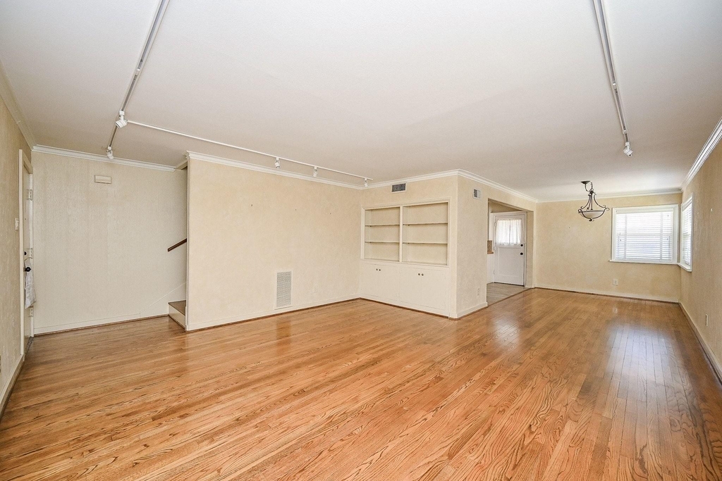 2821 Eastgrove Lane - Photo 5