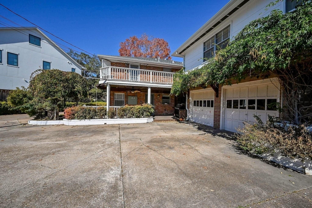 2821 Eastgrove Lane - Photo 3
