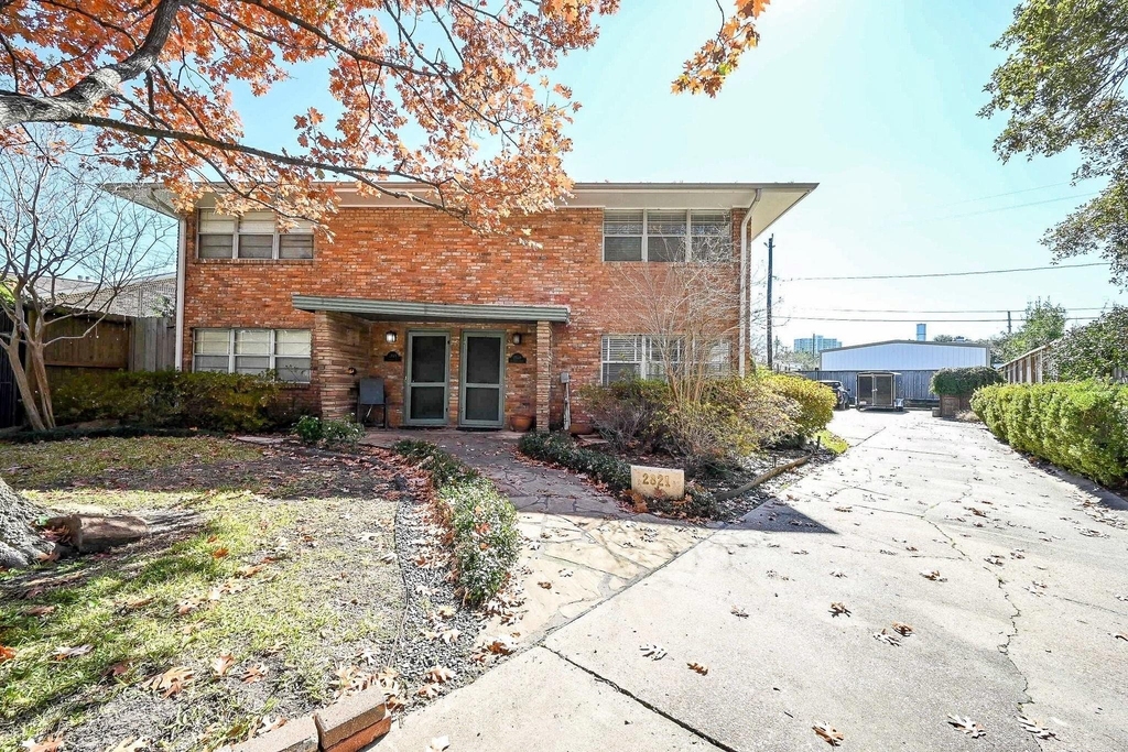 2821 Eastgrove Lane - Photo 1