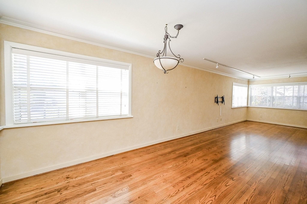 2821 Eastgrove Lane - Photo 10