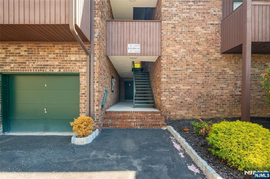 138 Indian Hollow - Photo 5
