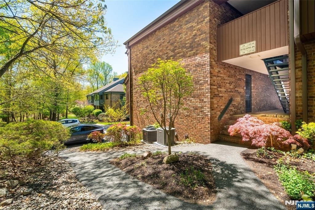 138 Indian Hollow - Photo 3