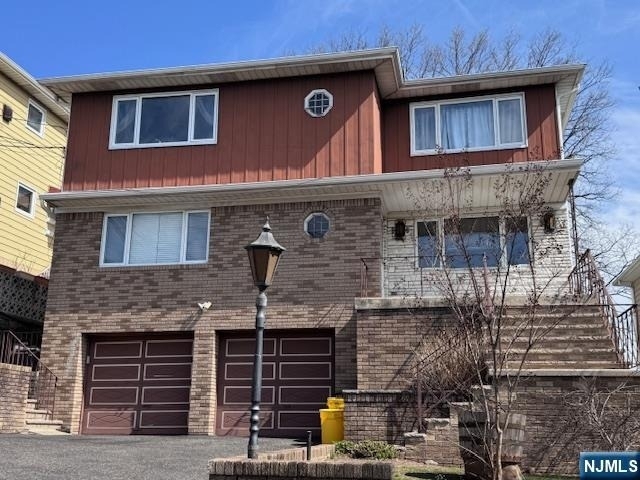 123 E Harwood - Photo 0