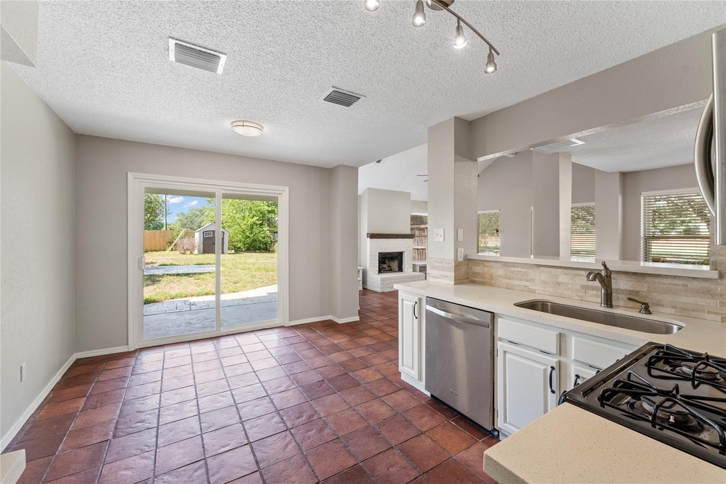 11831 Meadowchase Drive - Photo 13