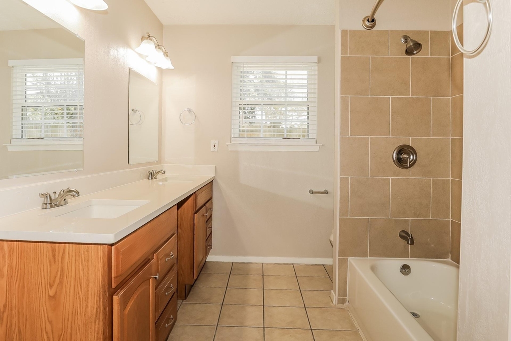 4703 Owens Creek Lane - Photo 9