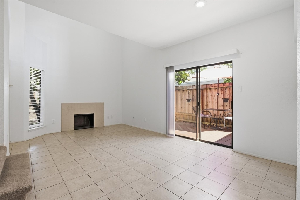 1920 Augusta Drive - Photo 5