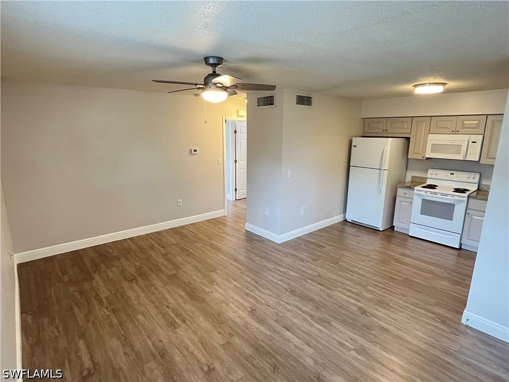 3325 Airport Road N - Photo 2
