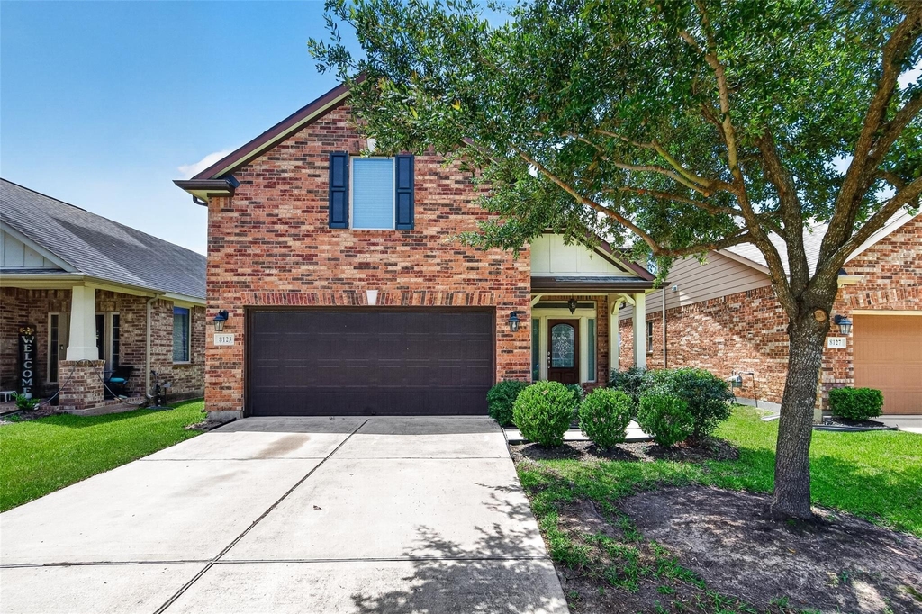 8123 Aleppo Pine Ln - Photo 0