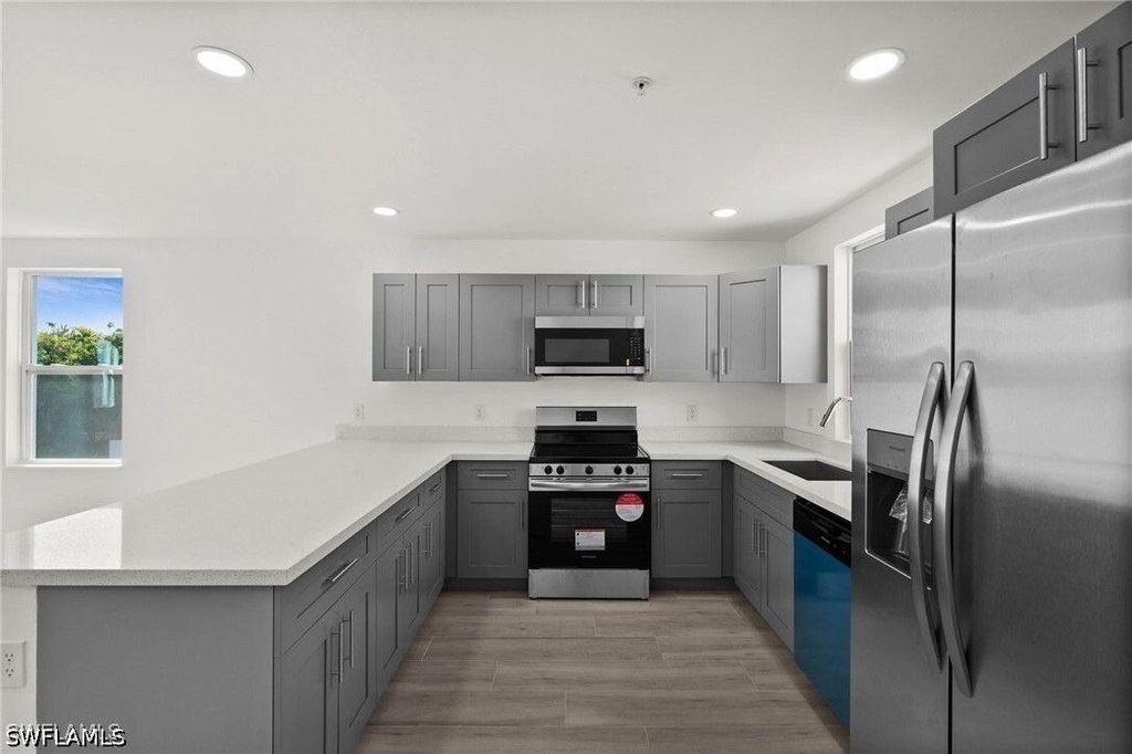3815 Chiquita Boulevard S - Photo 3