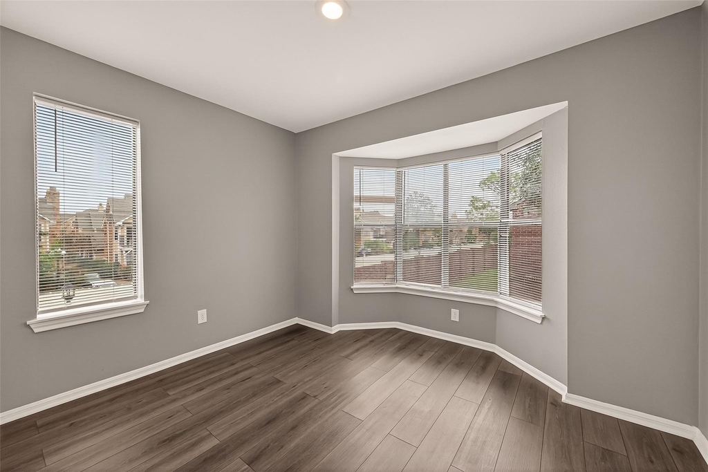 7447 Cambridge Street - Photo 10