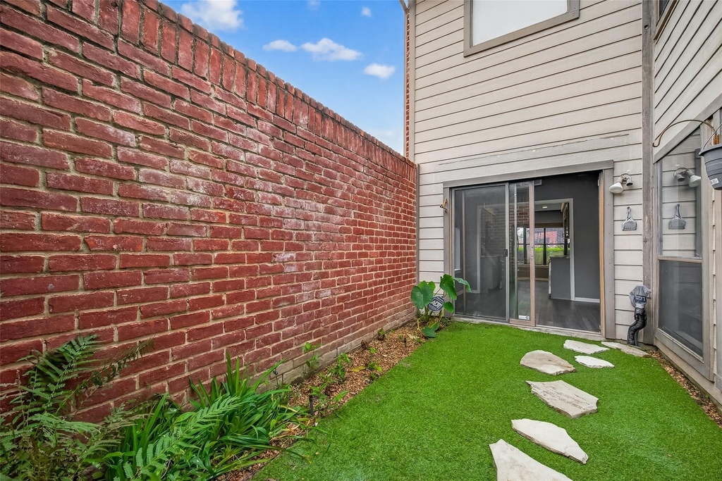 7447 Cambridge Street - Photo 37