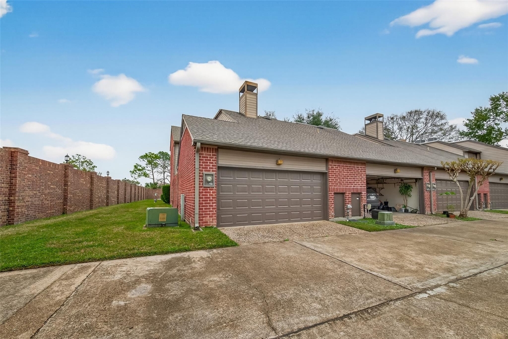 7447 Cambridge Street - Photo 38
