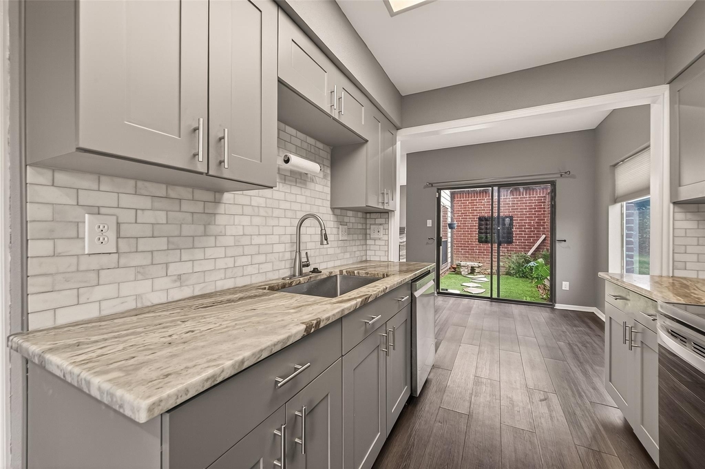 7447 Cambridge Street - Photo 9