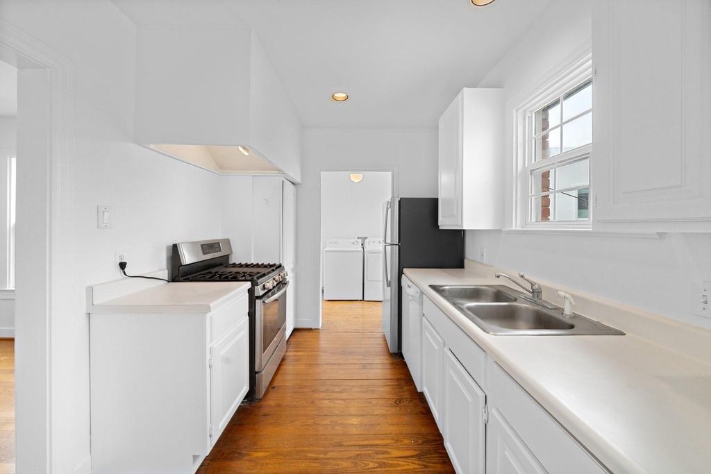 1510 Harold Street - Photo 10