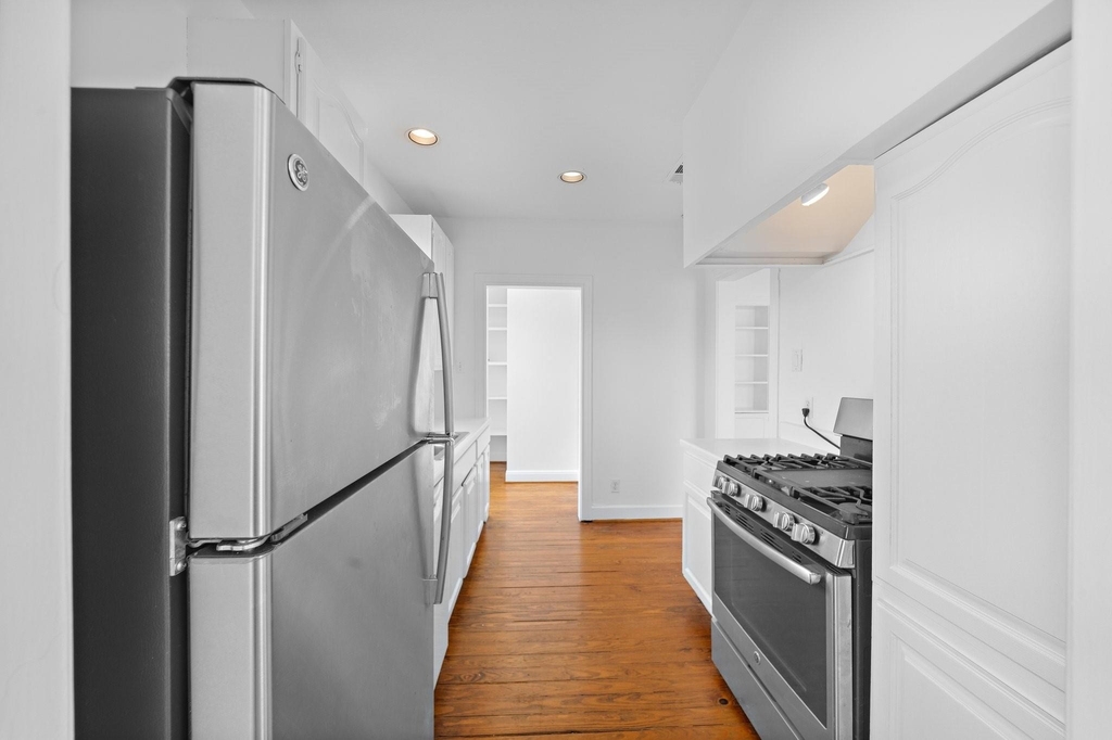 1510 Harold Street - Photo 9