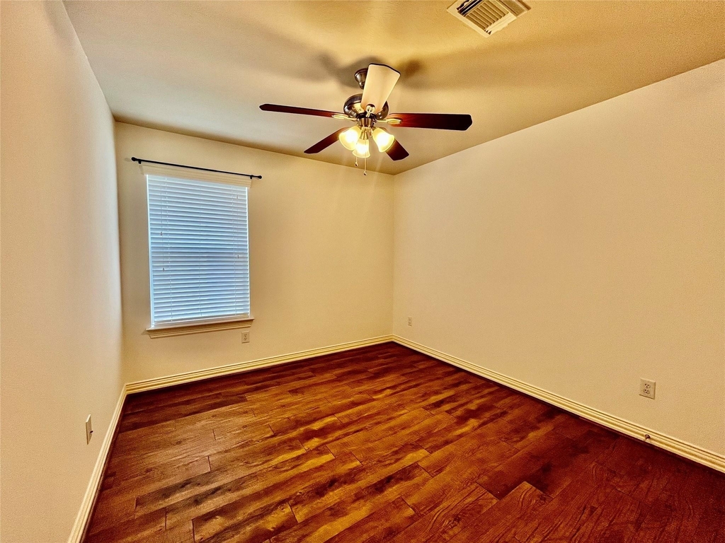 5518 Gibralter Place - Photo 11