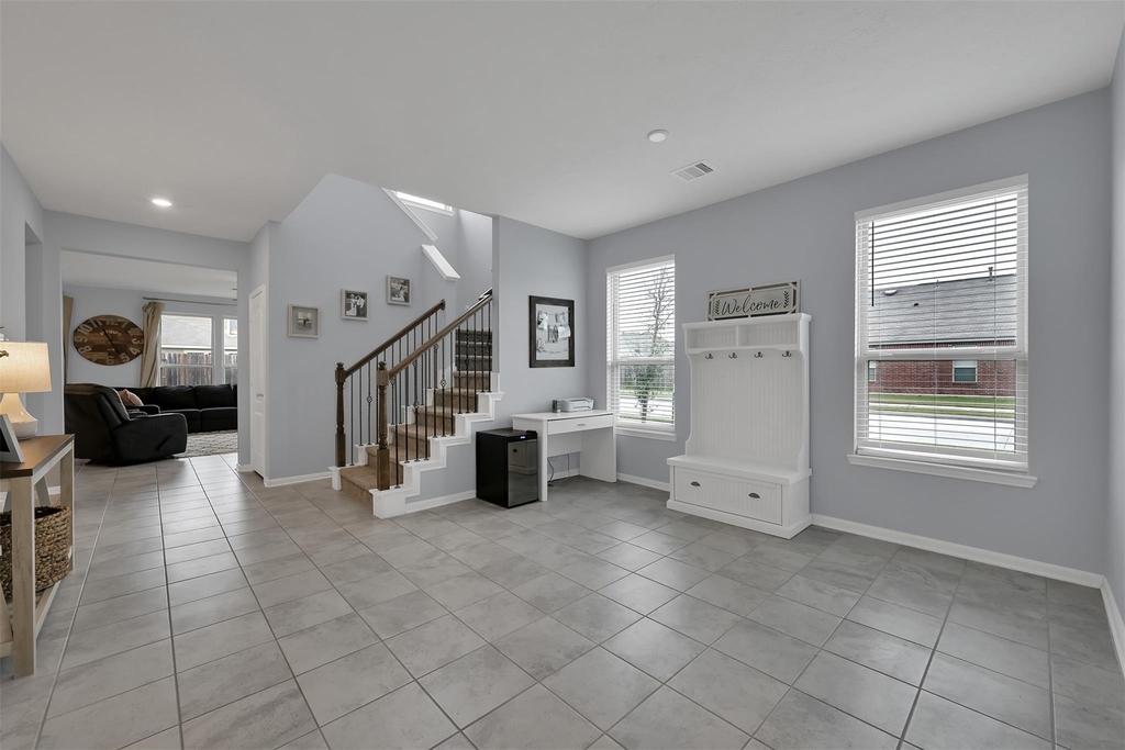1127 Littleton Court - Photo 4