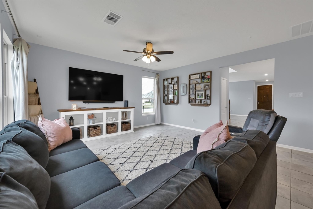 1127 Littleton Court - Photo 9