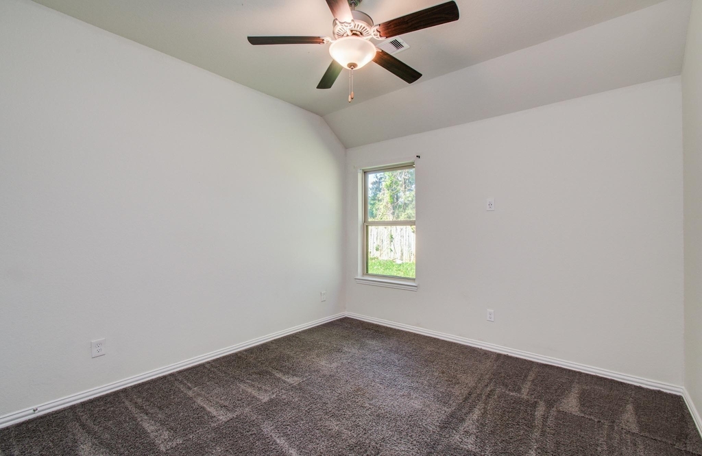 1011 Veer Drive - Photo 8