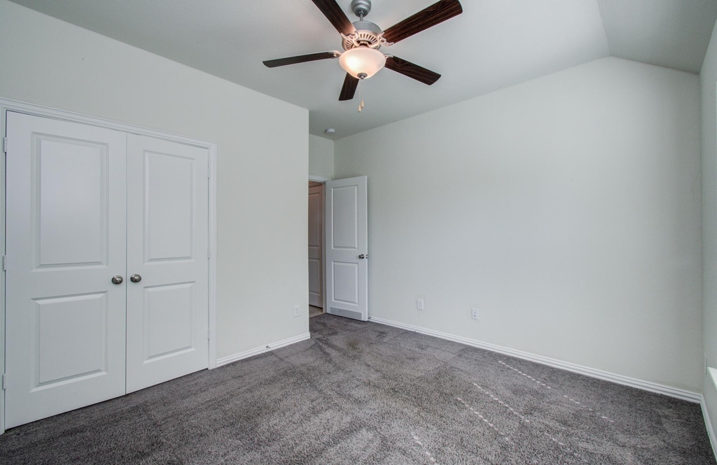 1011 Veer Drive - Photo 13