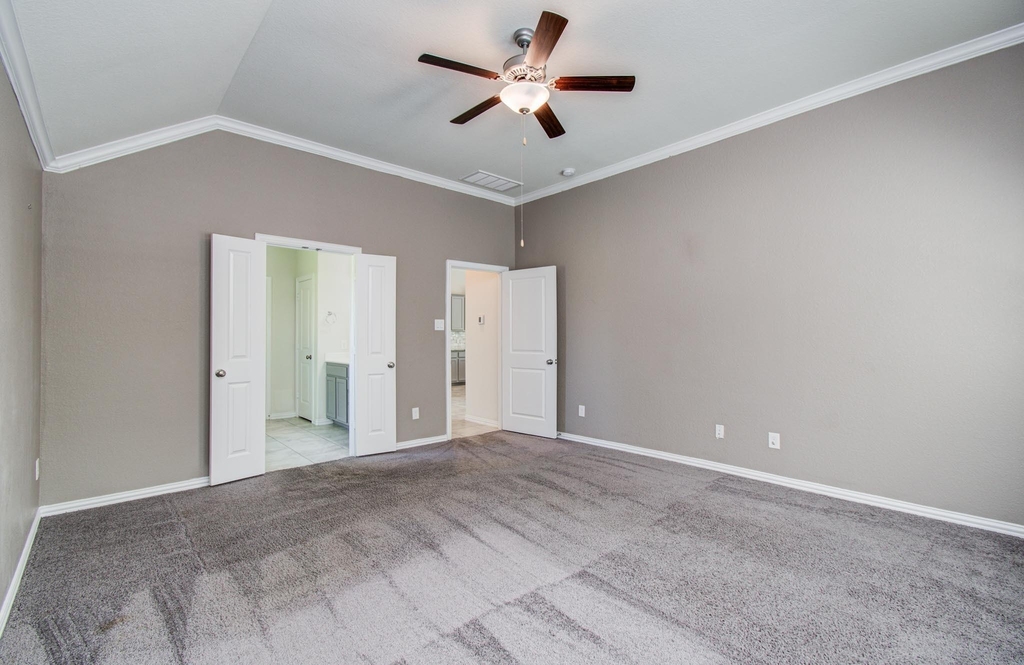 1011 Veer Drive - Photo 27