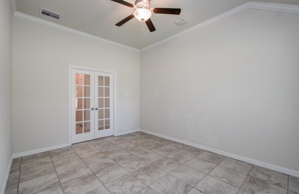 1011 Veer Drive - Photo 16