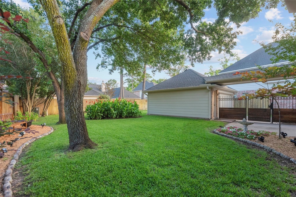 16315 Madewood Street - Photo 26