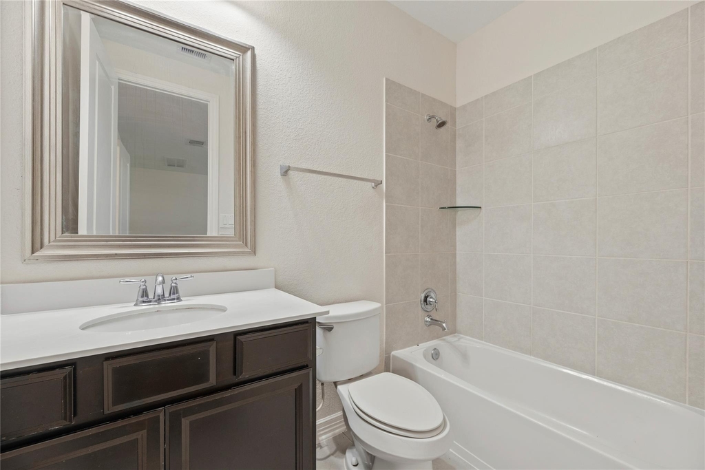 9679 Towne Lake Parkway - Photo 18