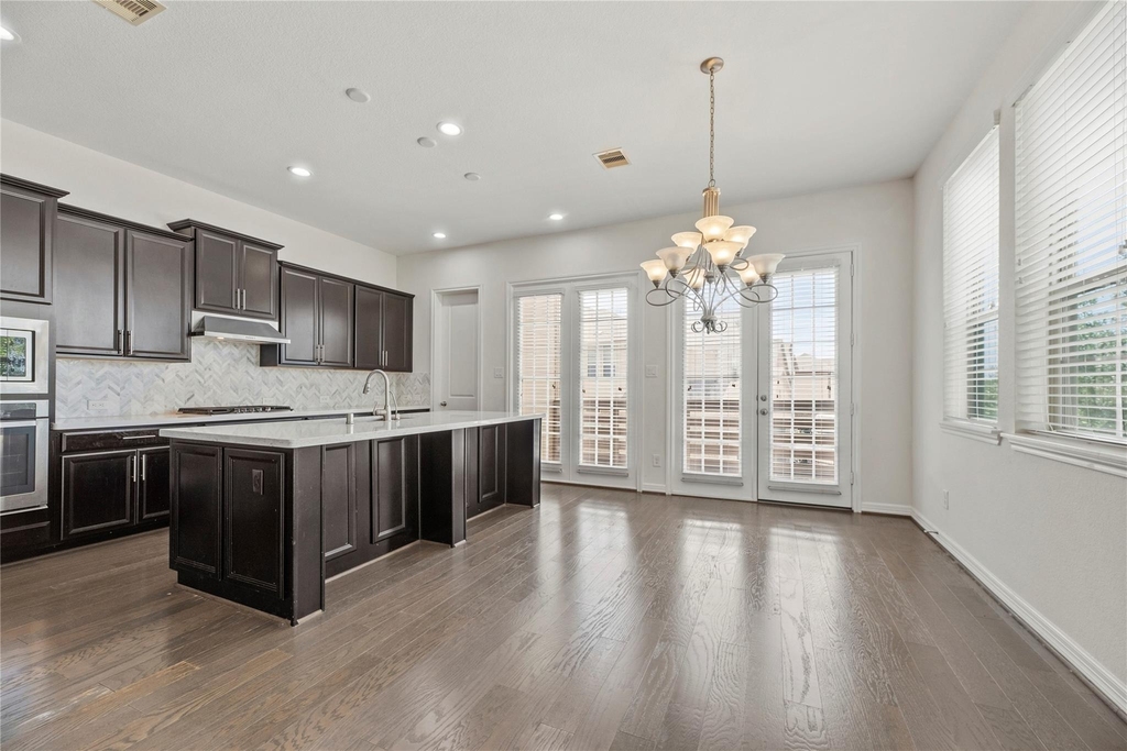 9679 Towne Lake Parkway - Photo 10